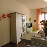 Apartment Bright 200mt From The *
