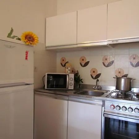 Bright 200mt From The Apartment *